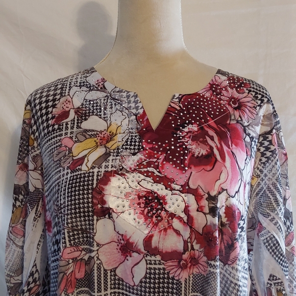 J.M. Collection Embellished Angel-Sleeve Floral Romantic Top Size XXL - Picture 2 of 6